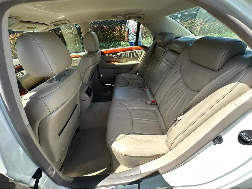 2002 Lexus LS 3rd Gen - Image 10 of 12
