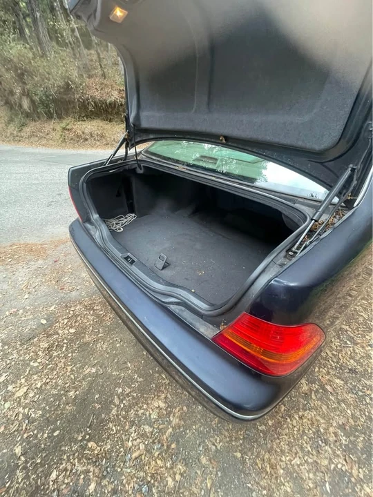 2002 Lexus LS 3rd Gen - Image 7 of 10