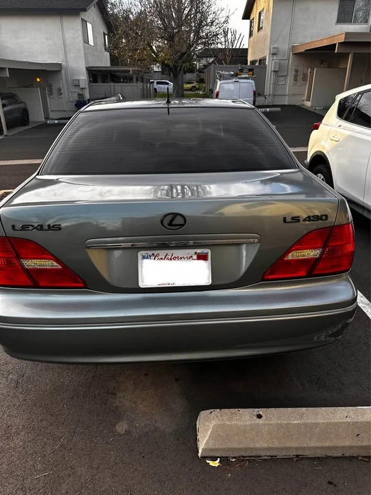 2002 Lexus LS 3rd Gen - Image 2 of 6