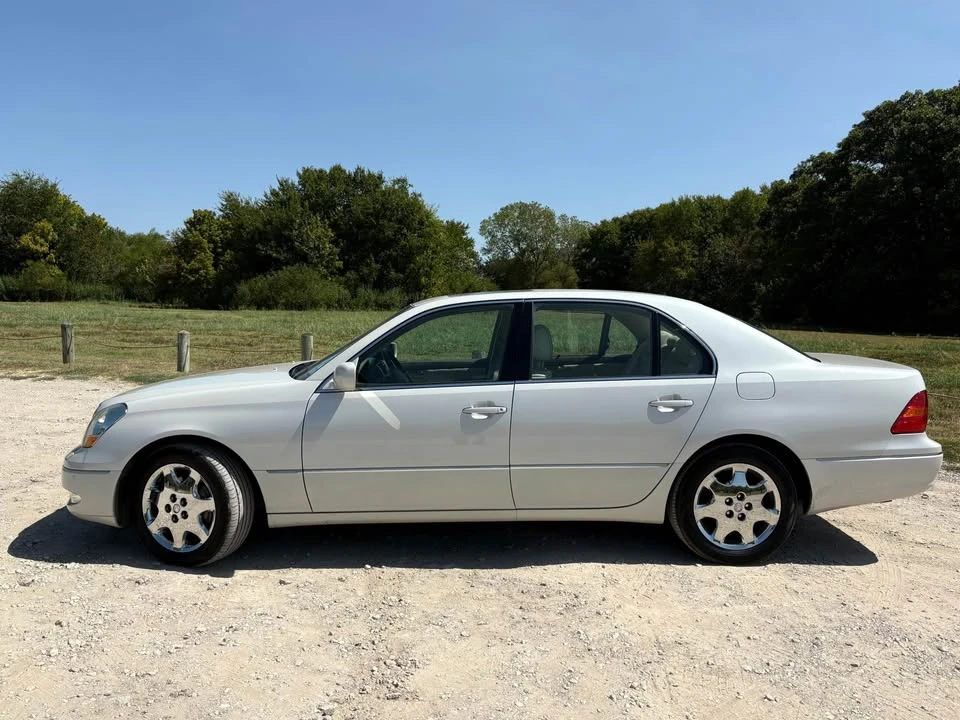 2002 Lexus LS 3rd Gen - Image 3 of 20