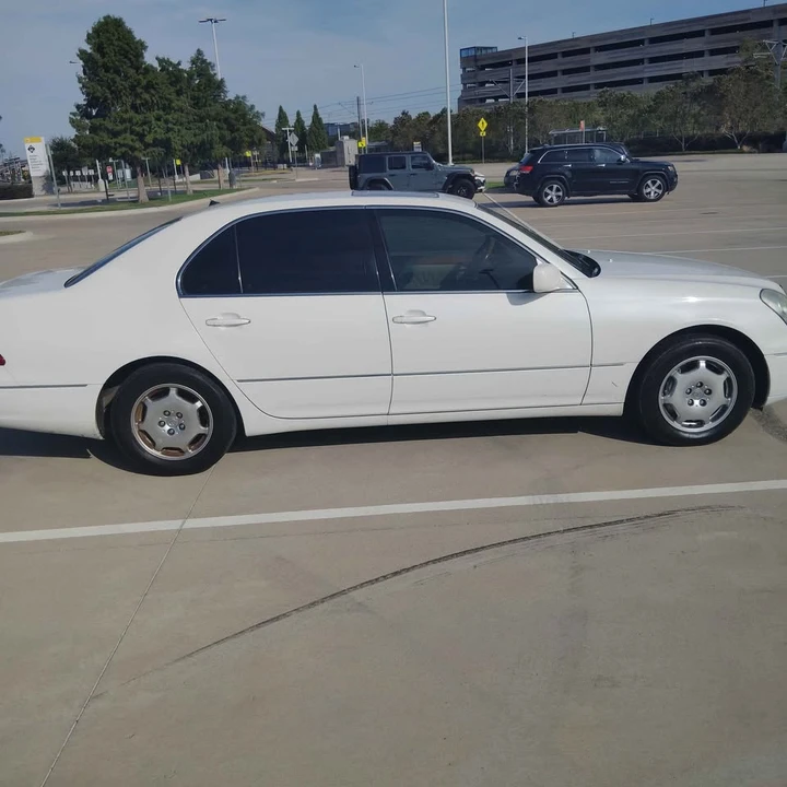 2002 Lexus LS 3rd Gen - Image 4 of 12