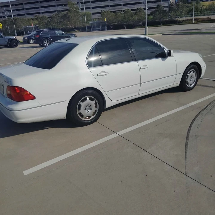 2002 Lexus LS 3rd Gen - Image 6 of 12
