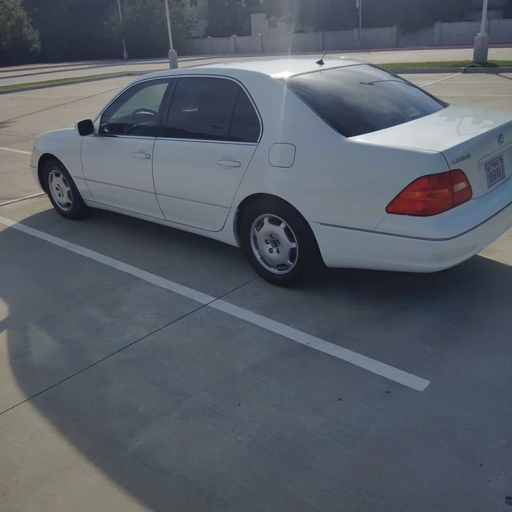 2002 Lexus LS 3rd Gen - Image 7 of 12