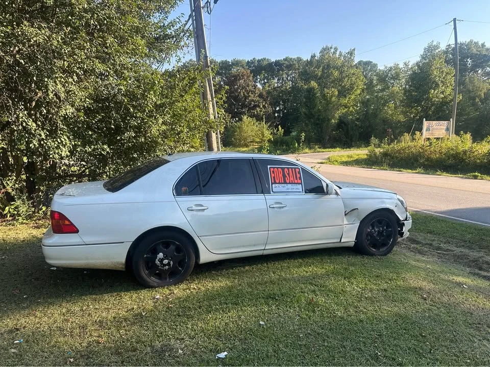 2002 Lexus LS 3rd Gen - Image 3 of 12