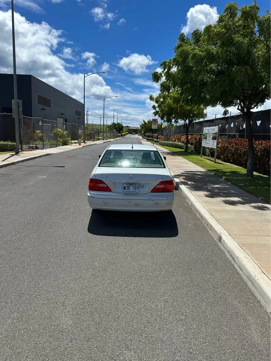 2002 Lexus LS 3rd Gen - Image 6 of 12