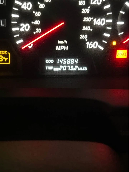 2002 Lexus LS 3rd Gen - Image 3 of 8