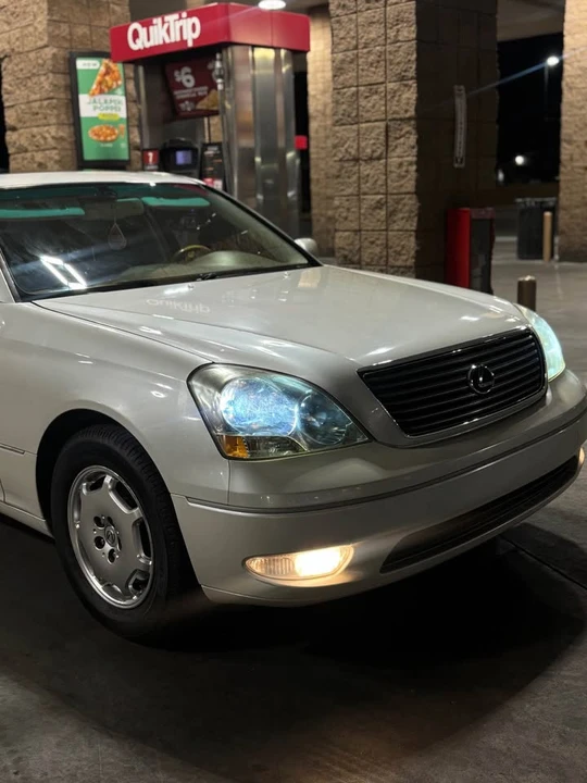 2002 Lexus LS 3rd Gen - Image 3 of 9
