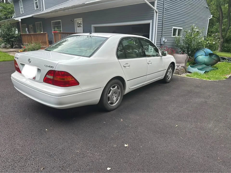 2002 Lexus LS 3rd Gen - Image 4 of 15