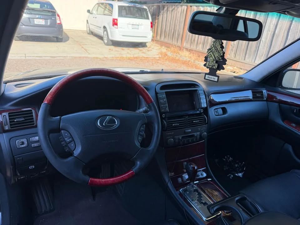 2002 Lexus LS 3rd Gen - Image 2 of 5