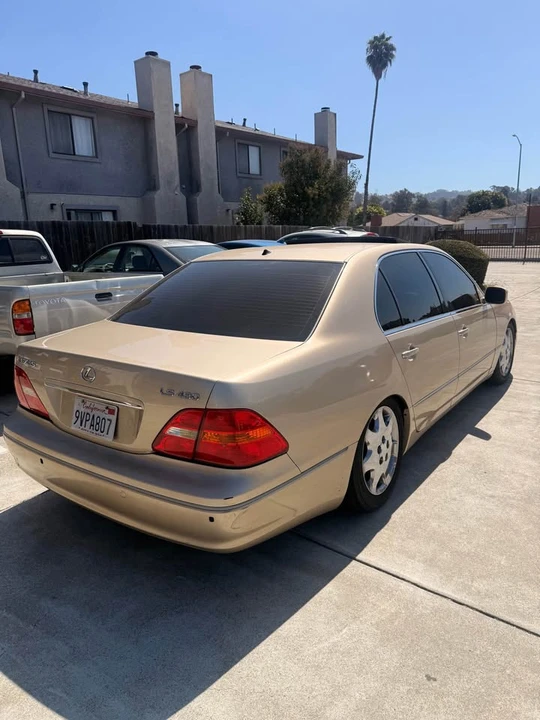2002 Lexus LS 3rd Gen - Image 4 of 10