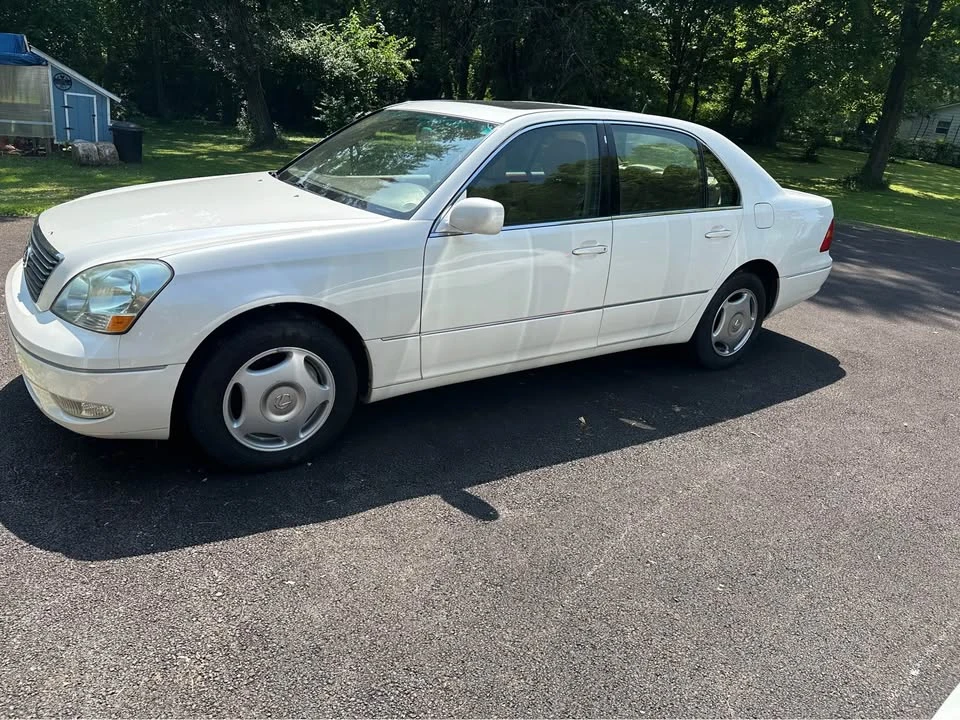 2002 Lexus LS 3rd Gen - Image 12 of 15