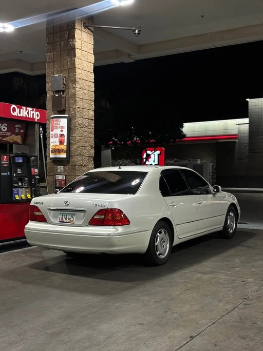 2002 Lexus LS 3rd Gen - Image 2 of 9