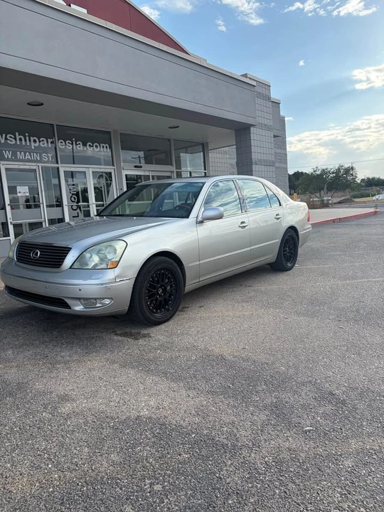 2002 Lexus LS 3rd Gen - Image 8 of 16