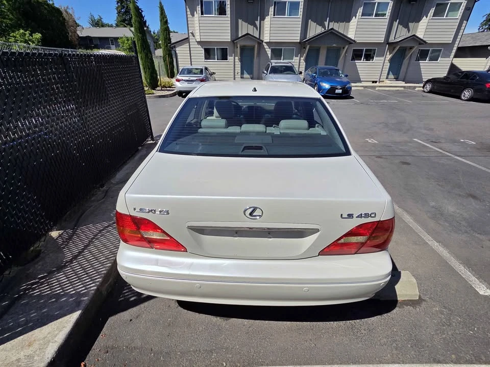 2002 Lexus LS 3rd Gen - Image 3 of 20