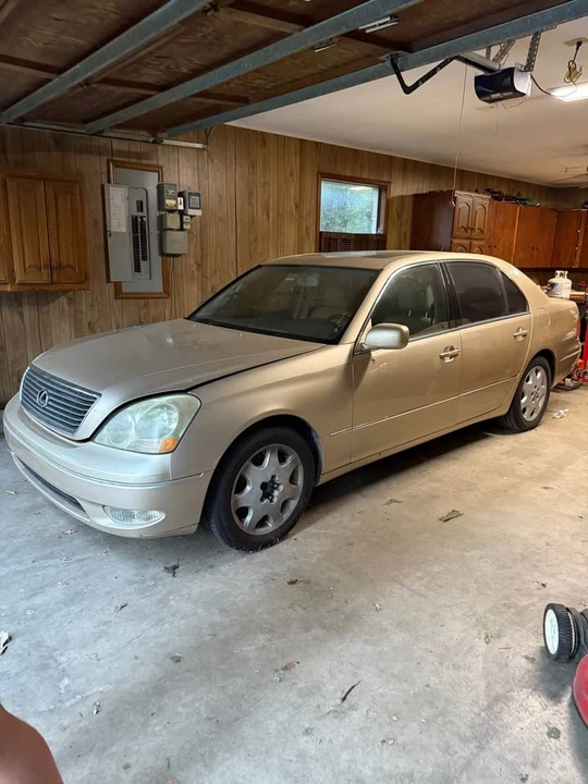 2002 Lexus LS 3rd Gen - Image 2 of 7