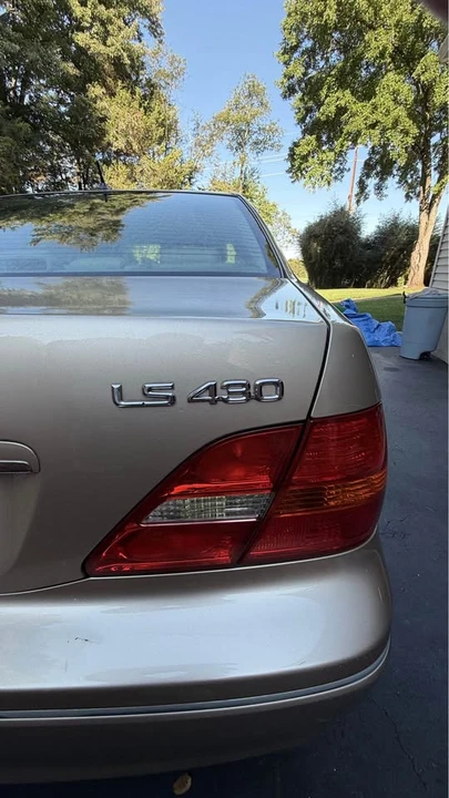 2002 Lexus LS 3rd Gen - Image 3 of 8