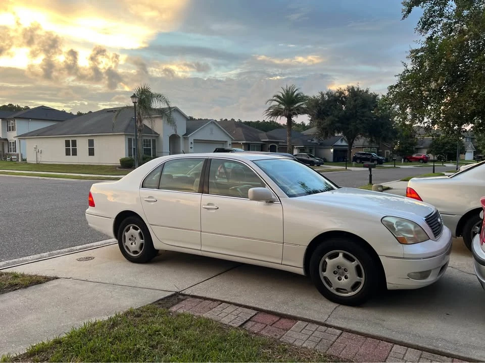 2002 Lexus LS 3rd Gen - Image 11 of 11