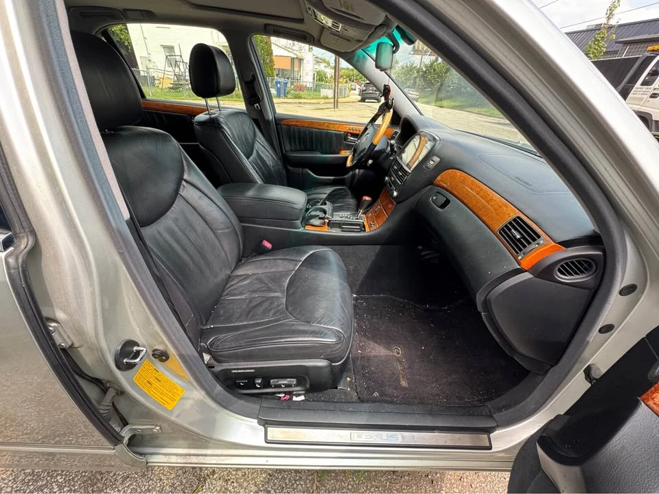 2002 Lexus LS 3rd Gen - Image 5 of 10