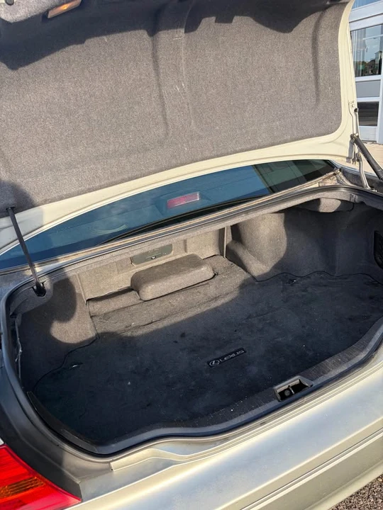 2002 Lexus LS 3rd Gen - Image 16 of 16
