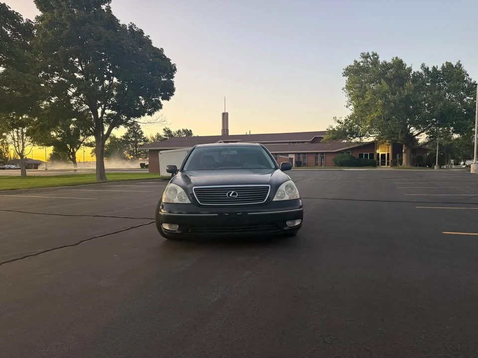 2002 Lexus LS 3rd Gen - Image 5 of 9