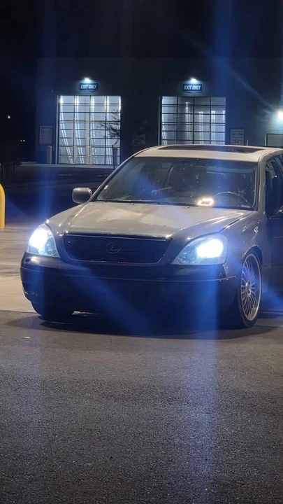2002 Lexus LS 3rd Gen - Image 5 of 10