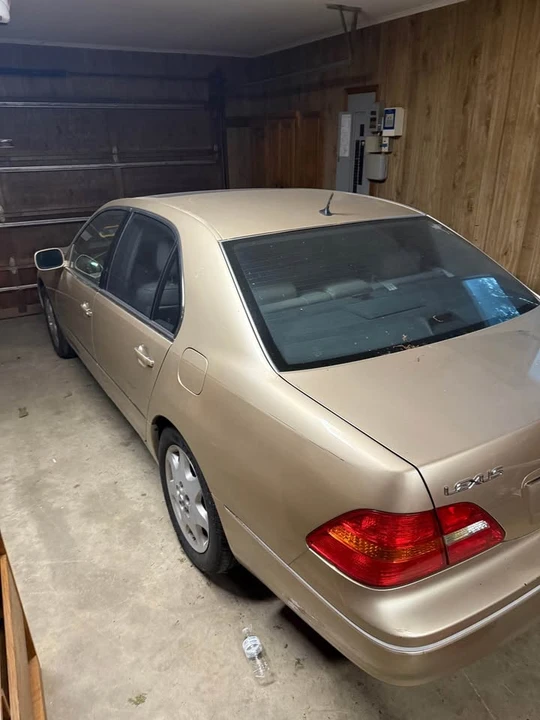 2002 Lexus LS 3rd Gen - Image 4 of 7