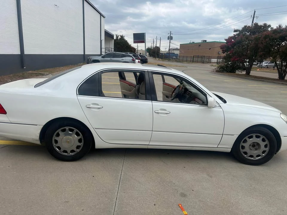 2002 Lexus LS 3rd Gen - Image 6 of 12