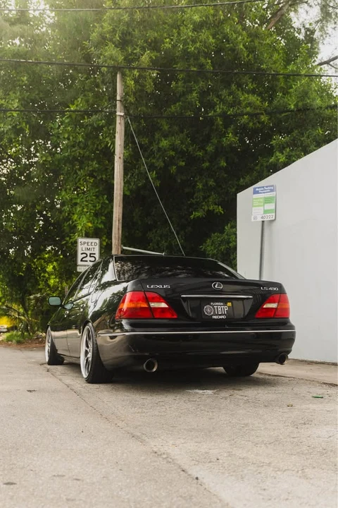 2002 Lexus LS 3rd Gen - Image 14 of 20