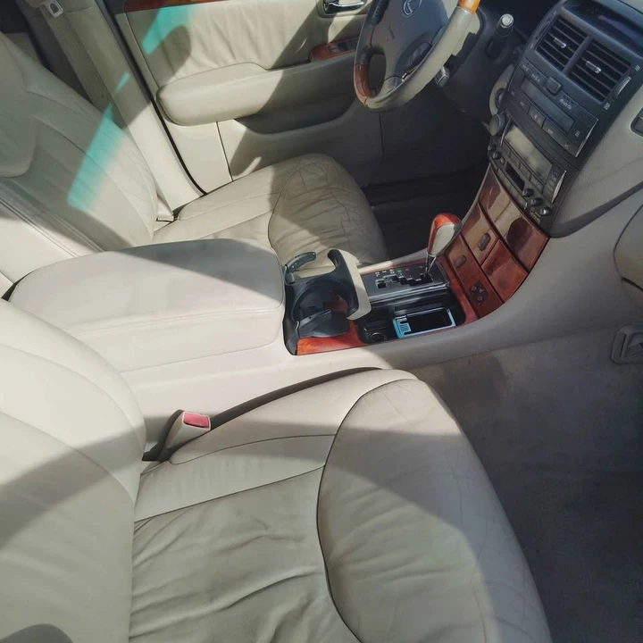 2002 Lexus LS 3rd Gen - Image 9 of 12