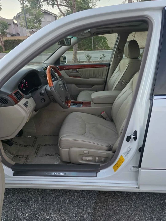 2002 Lexus LS 3rd Gen - Image 13 of 18