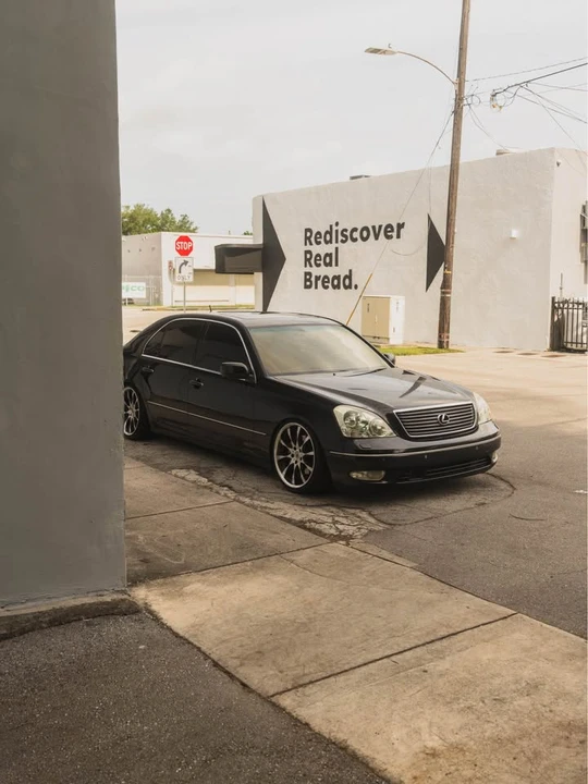 2002 Lexus LS 3rd Gen - Image 11 of 20