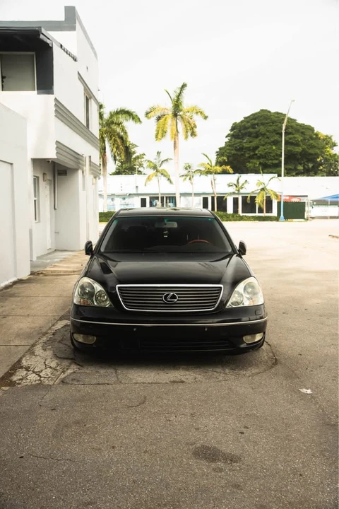 2002 Lexus LS 3rd Gen - Image 3 of 20