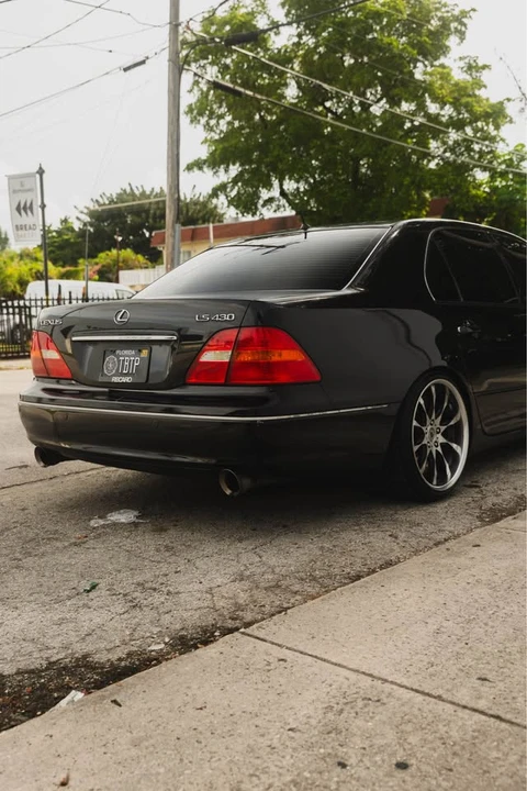 2002 Lexus LS 3rd Gen - Image 6 of 20