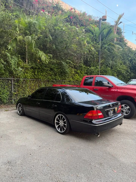2002 Lexus LS 3rd Gen - Image 3 of 20
