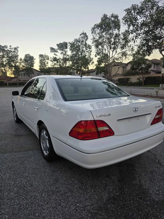 2002 Lexus LS 3rd Gen - Image 3 of 18