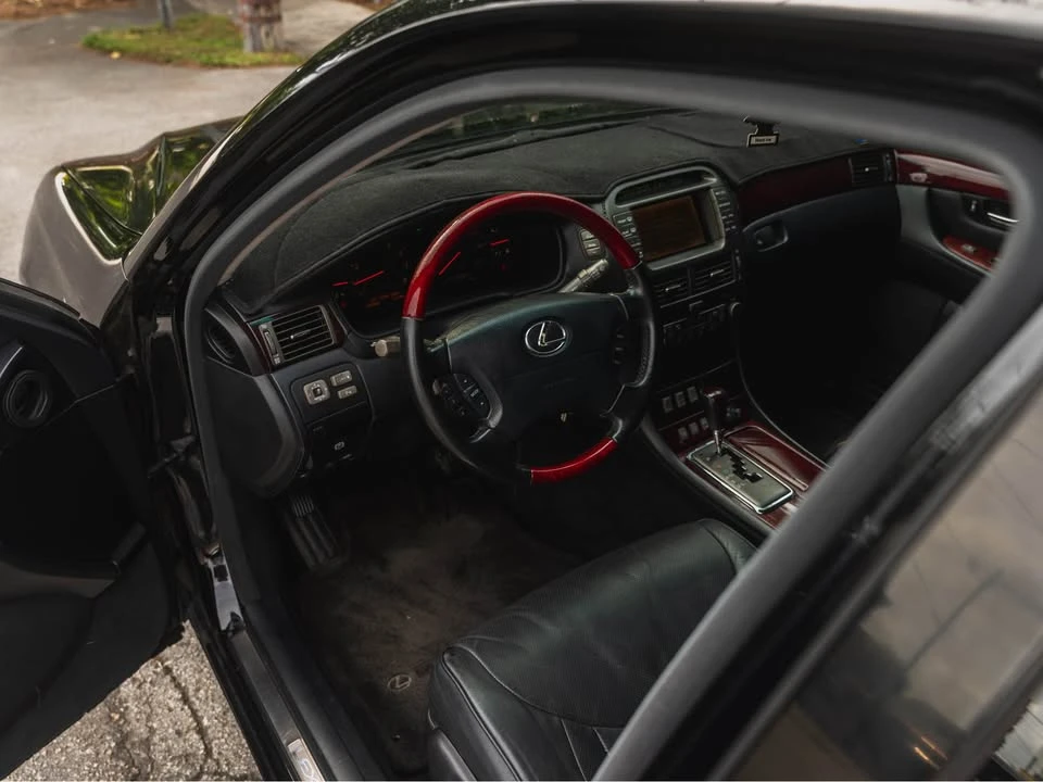 2002 Lexus LS 3rd Gen - Image 17 of 20