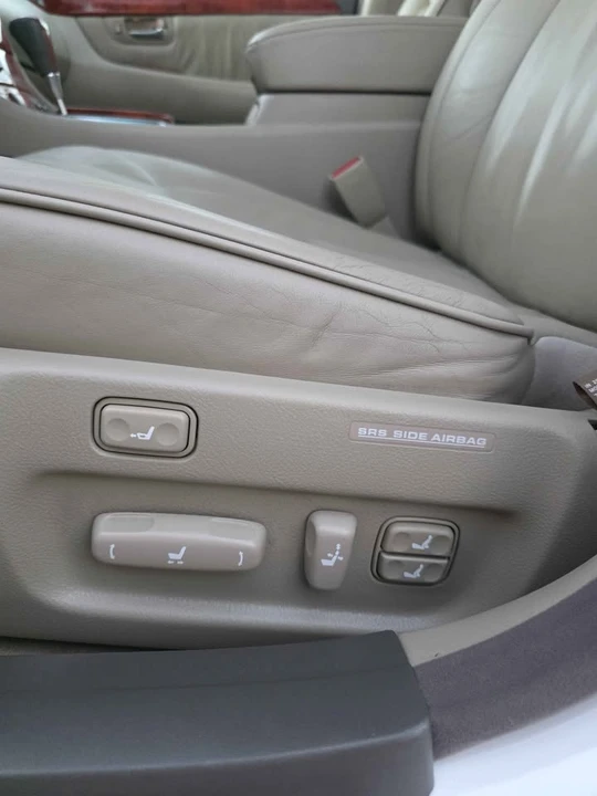 2002 Lexus LS 3rd Gen - Image 12 of 18
