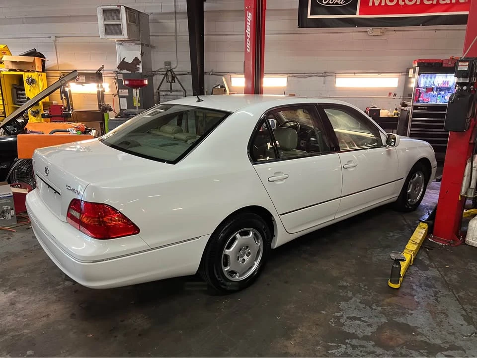 2002 Lexus LS 3rd Gen - Image 6 of 11