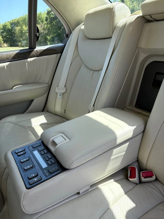 2002 Lexus LS 3rd Gen - Image 11 of 20