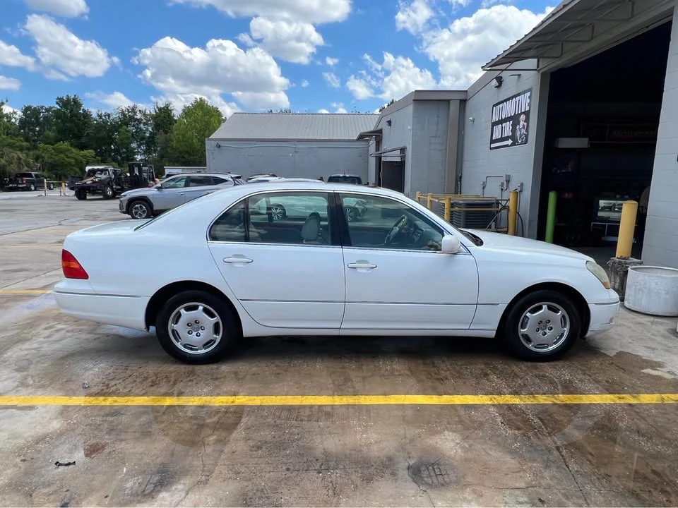 2002 Lexus LS 3rd Gen - Image 4 of 11