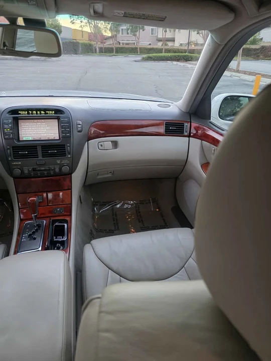 2002 Lexus LS 3rd Gen - Image 17 of 18