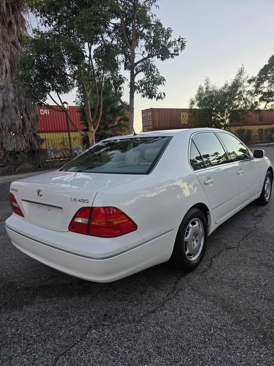 2002 Lexus LS 3rd Gen - Image 4 of 18