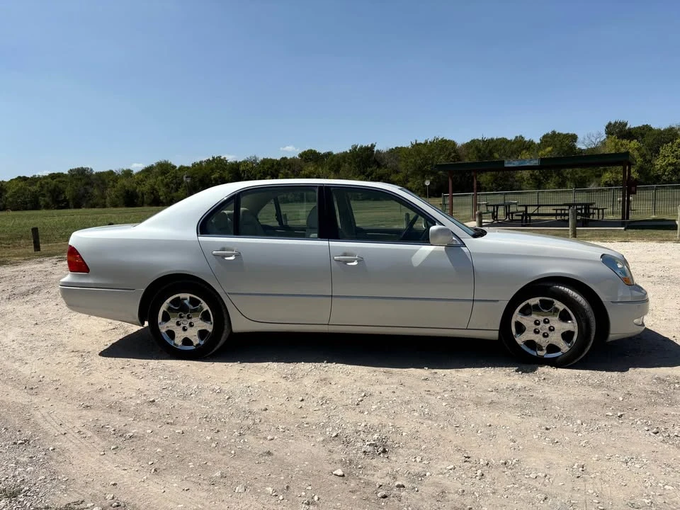 2002 Lexus LS 3rd Gen - Image 6 of 20