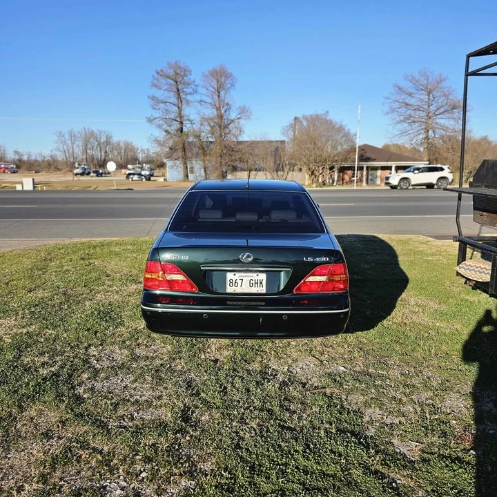 2002 Lexus LS 3rd Gen - Image 9 of 15