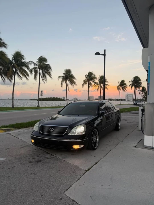 2002 Lexus LS 3rd Gen - Image 6 of 20