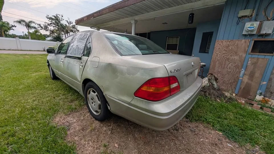 2002 Lexus LS 3rd Gen - Image 4 of 4