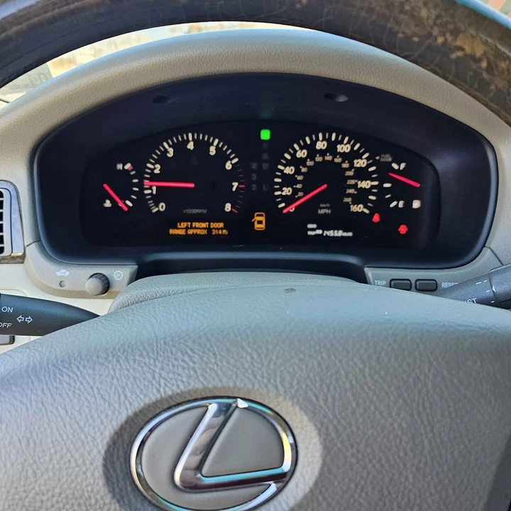 2002 Lexus LS 3rd Gen - Image 14 of 15