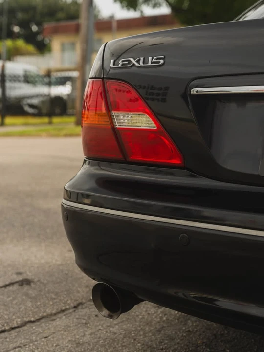 2002 Lexus LS 3rd Gen - Image 13 of 20