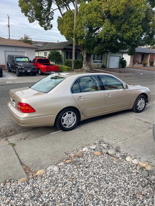 2002 Lexus LS 3rd Gen - Image 2 of 7