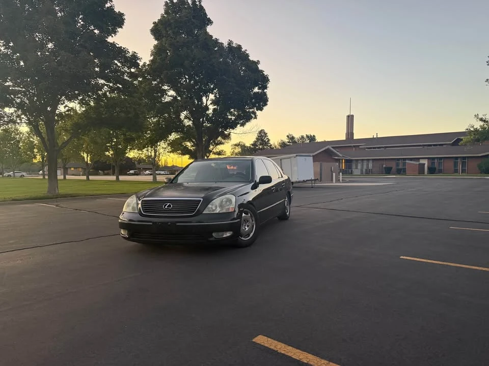 2002 Lexus LS 3rd Gen - Image 6 of 9